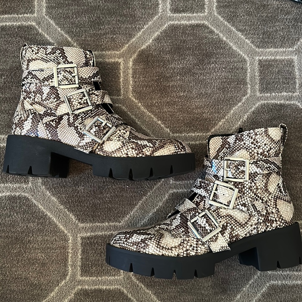 Snakeskin booties!!